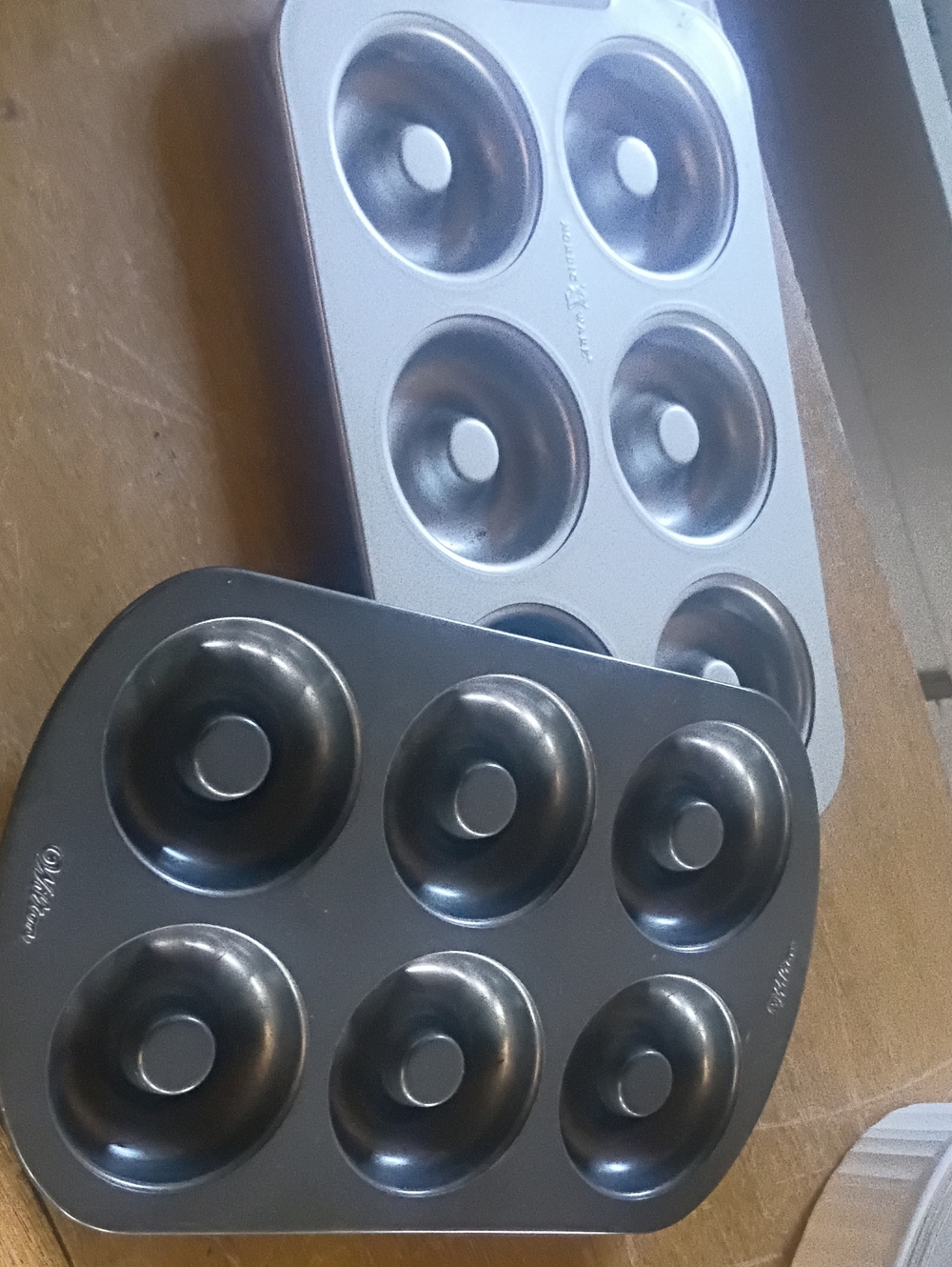 Wilton Donut Pan Set in Black and Silver